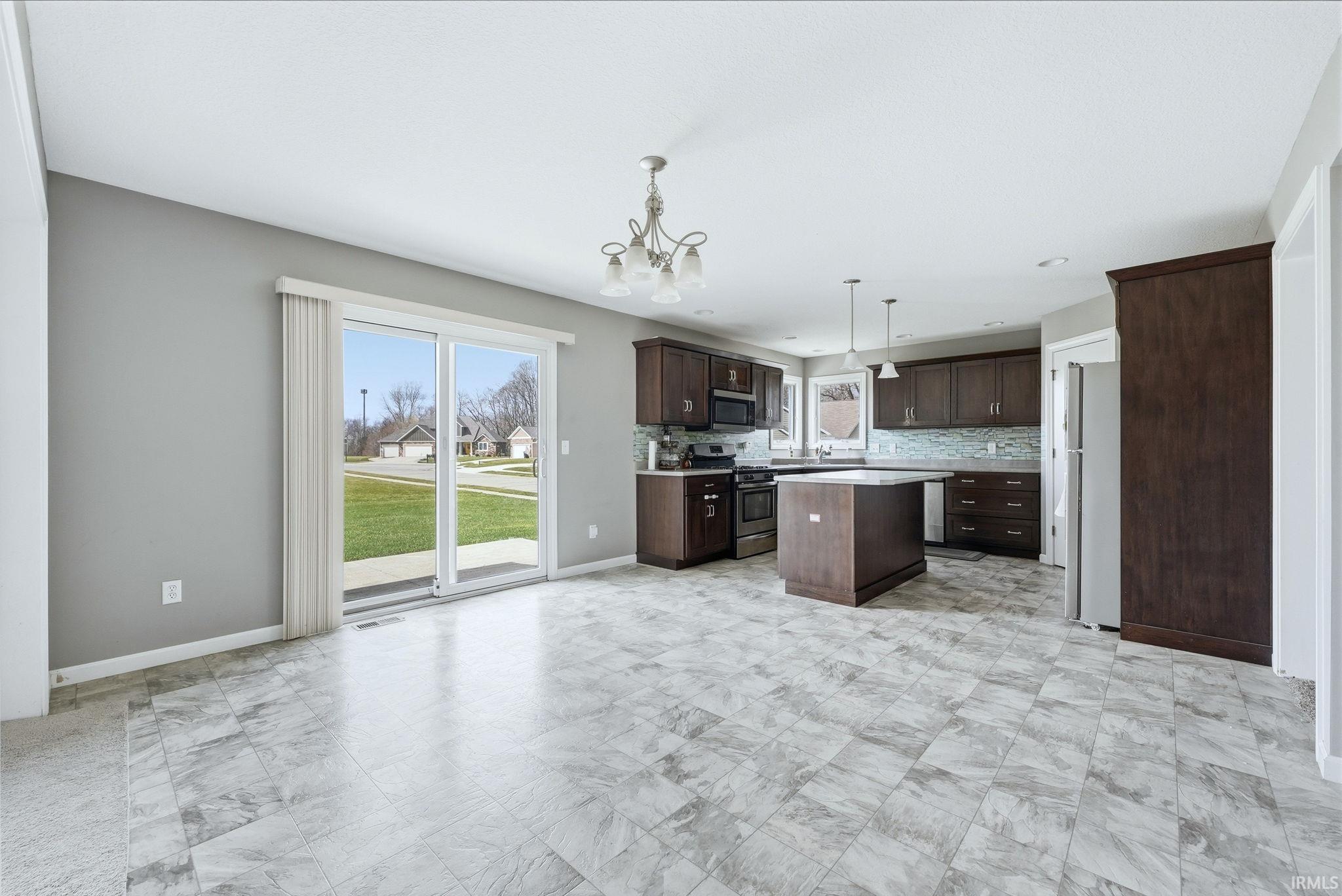 2085 Lindenwood Avenue Warsaw IN 46580