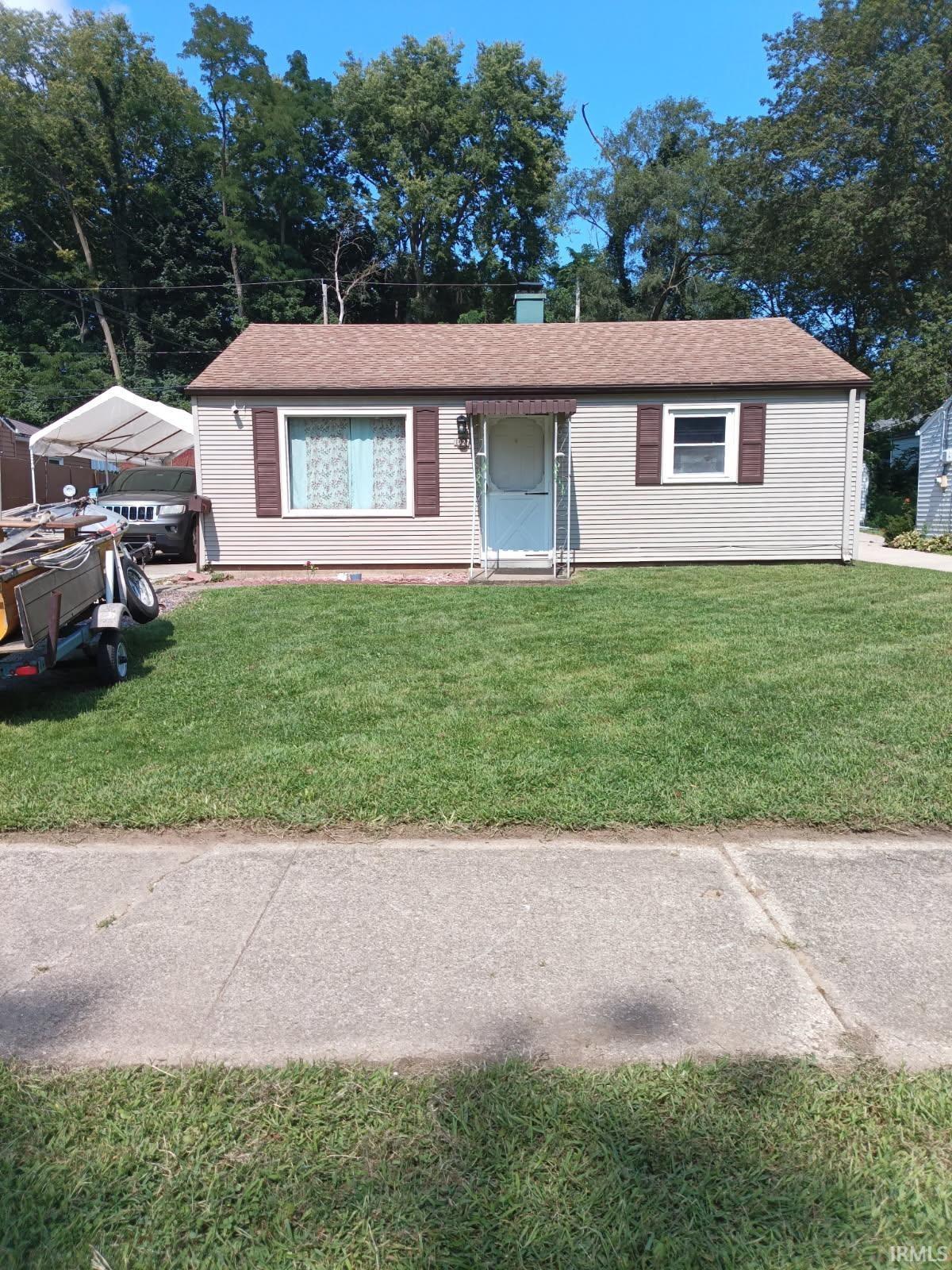 1027 E Chippewa Avenue South Bend IN 46614