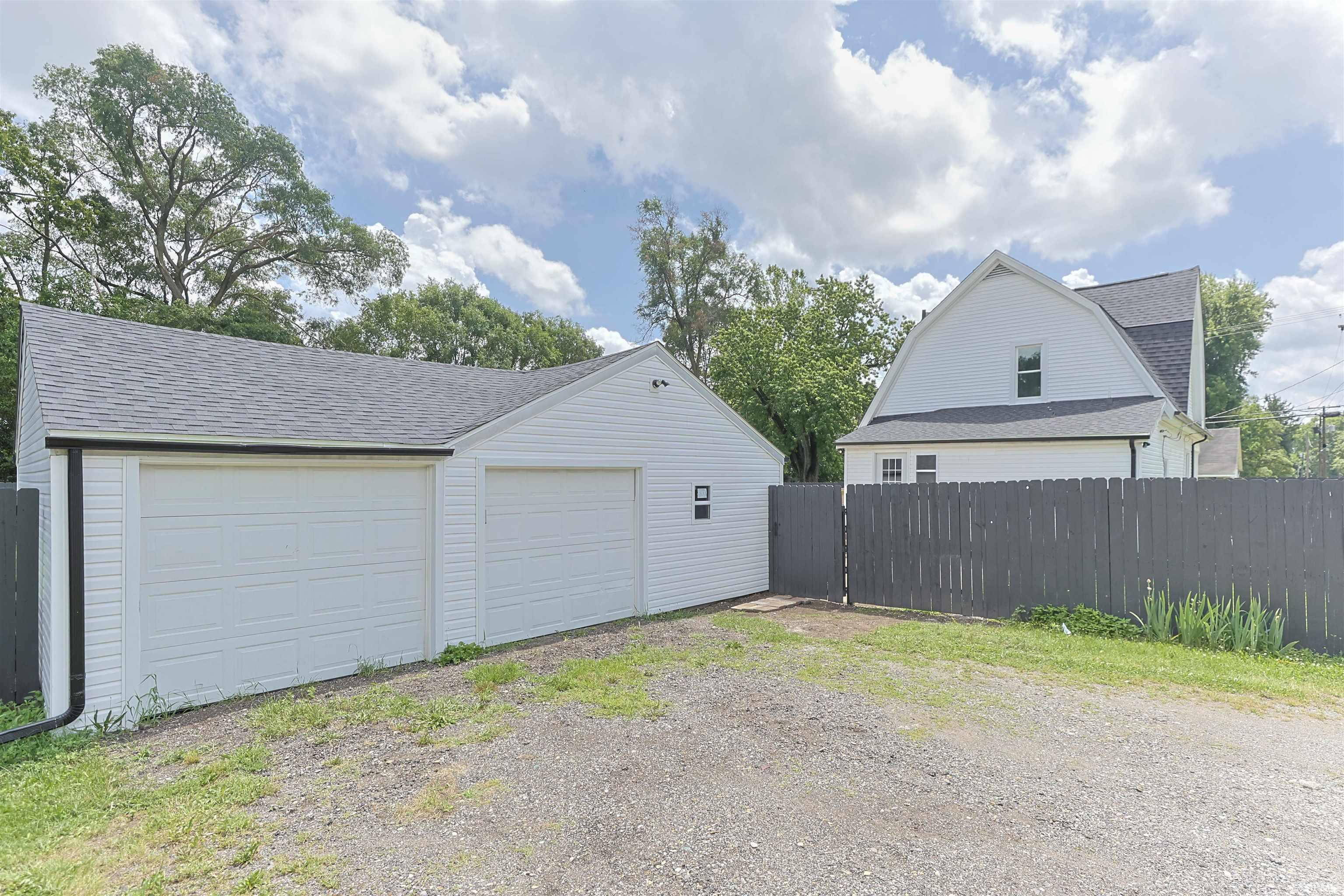 22761 Ardmore Trail South Bend IN 46628