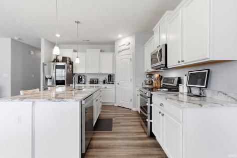5573 Stone Grove Court Mccordsville IN 46055
