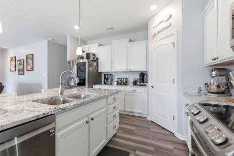 5573 Stone Grove Court Mccordsville IN 46055