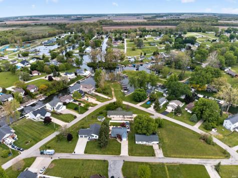 9202 E Lilac Lane Cromwell IN 46732