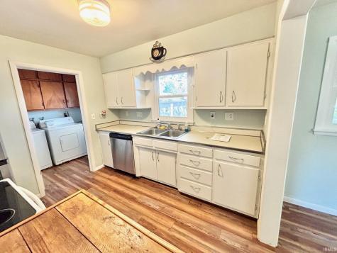 321 E Dewey Drive Ellettsville IN 47429