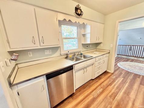321 E Dewey Drive Ellettsville IN 47429