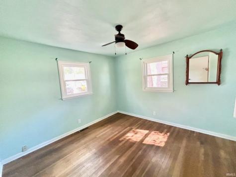 321 E Dewey Drive Ellettsville IN 47429