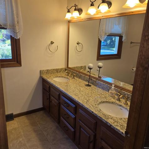 20945 Dunwoody Ct Court South Bend IN 46614