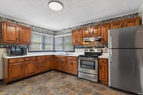 14027 N Us 231 Highway Odon IN 47562