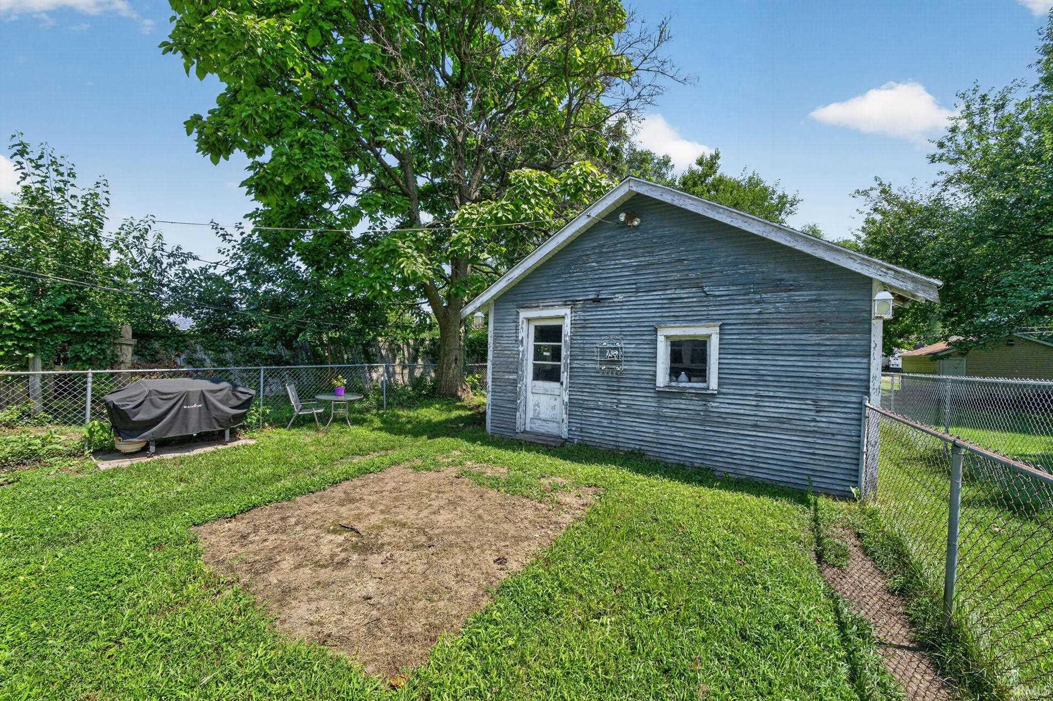 928 Oakland Street South Bend IN 46615