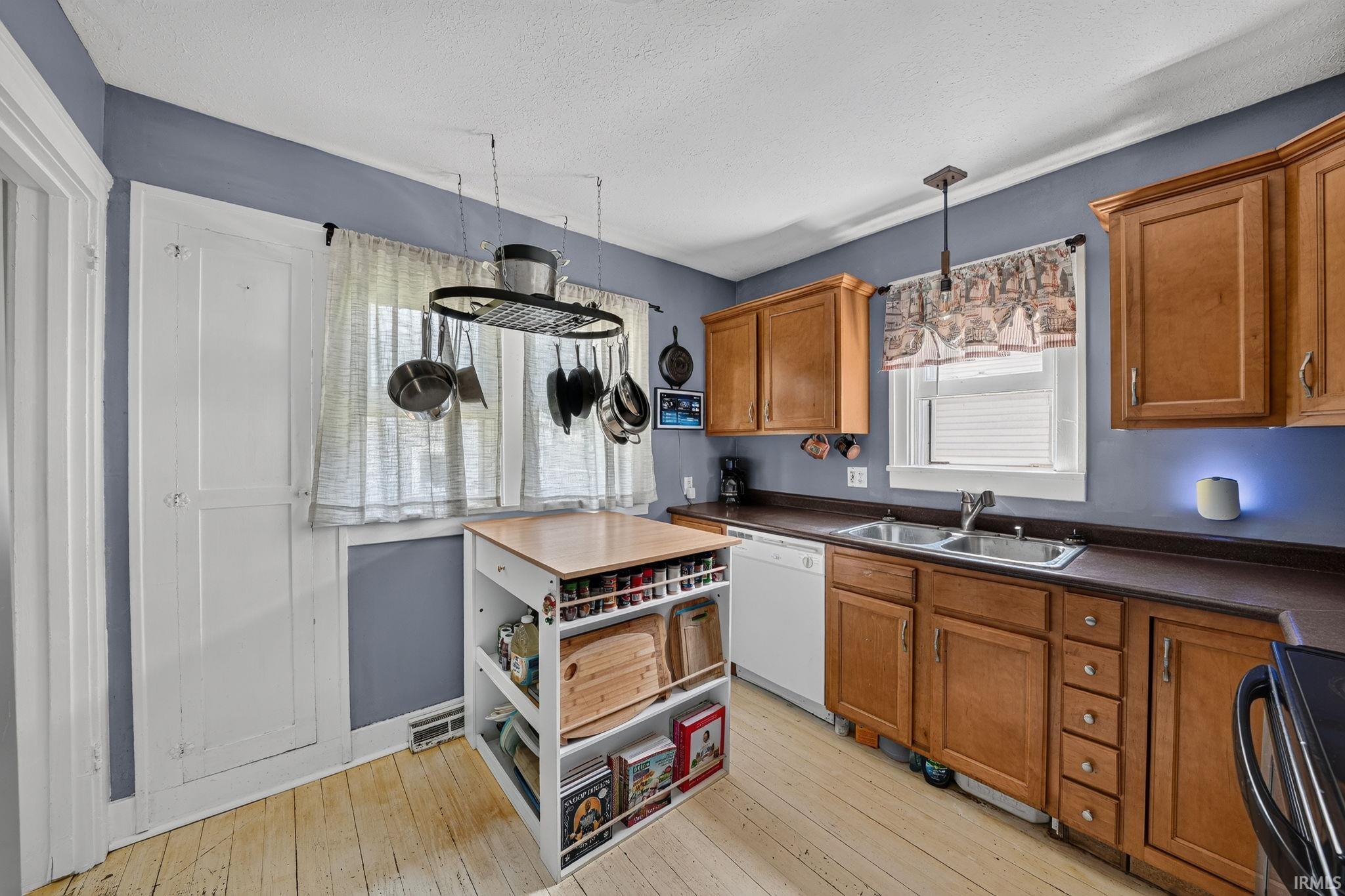 928 Oakland Street South Bend IN 46615