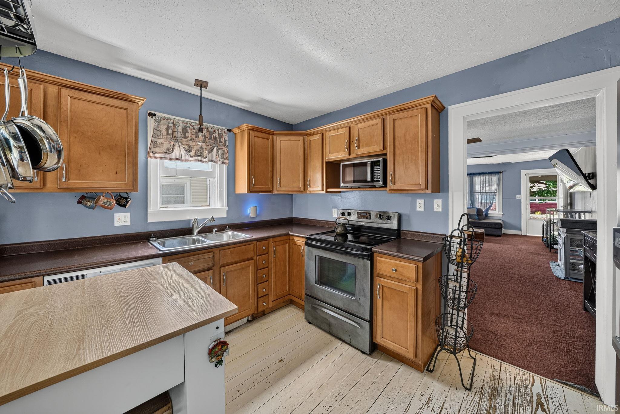 928 Oakland Street South Bend IN 46615