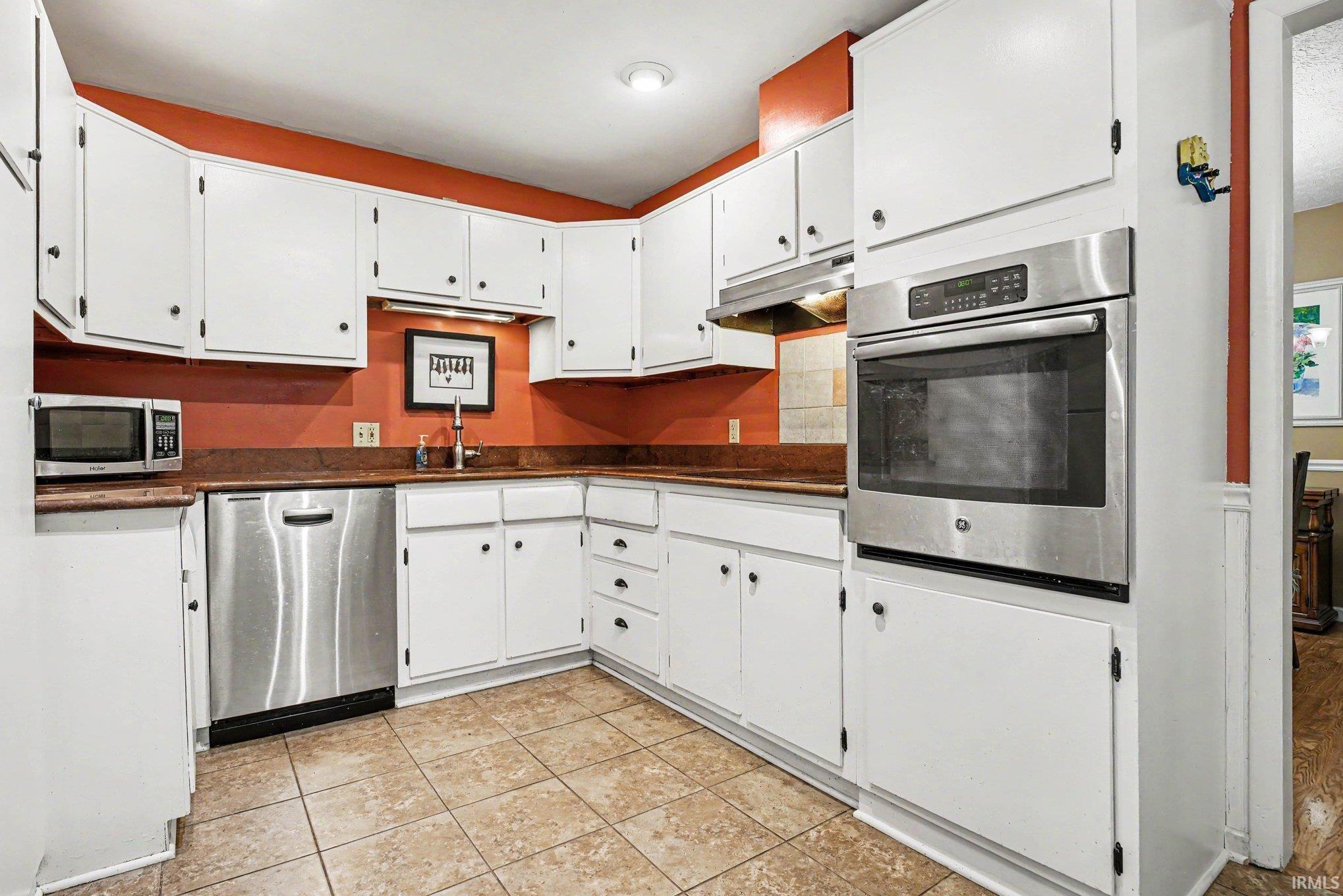 121 S Twyckenham Drive South Bend IN 46617