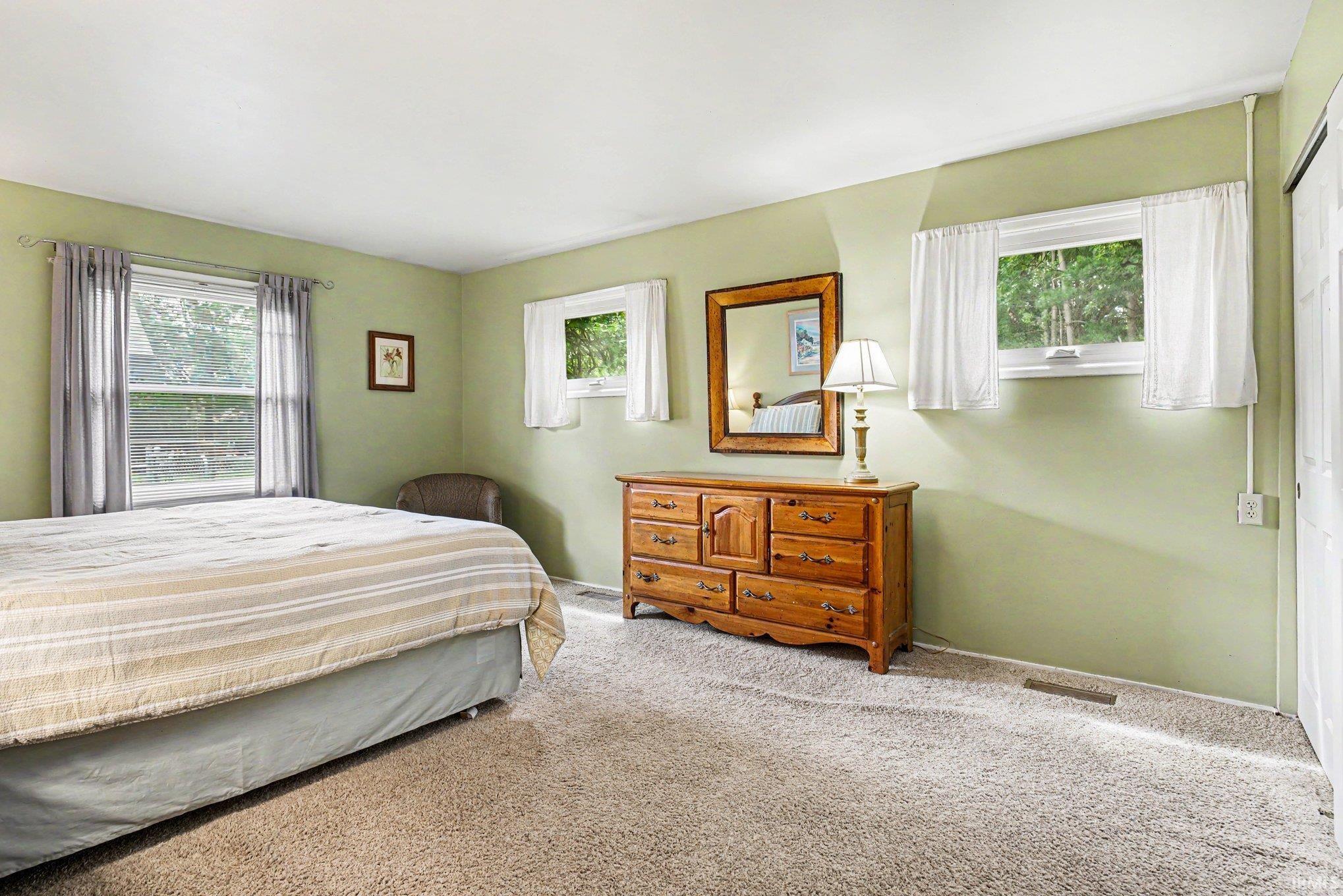 121 S Twyckenham Drive South Bend IN 46617