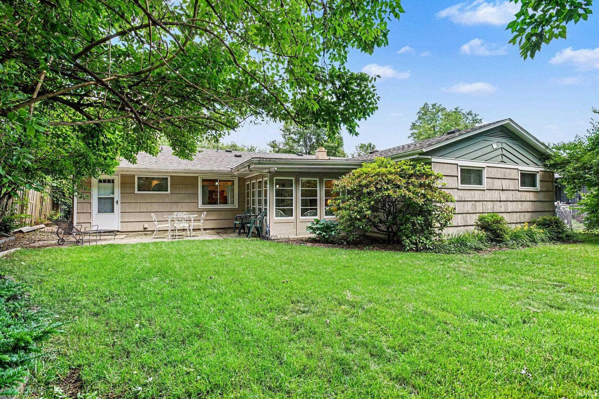 121 S Twyckenham Drive South Bend IN 46617