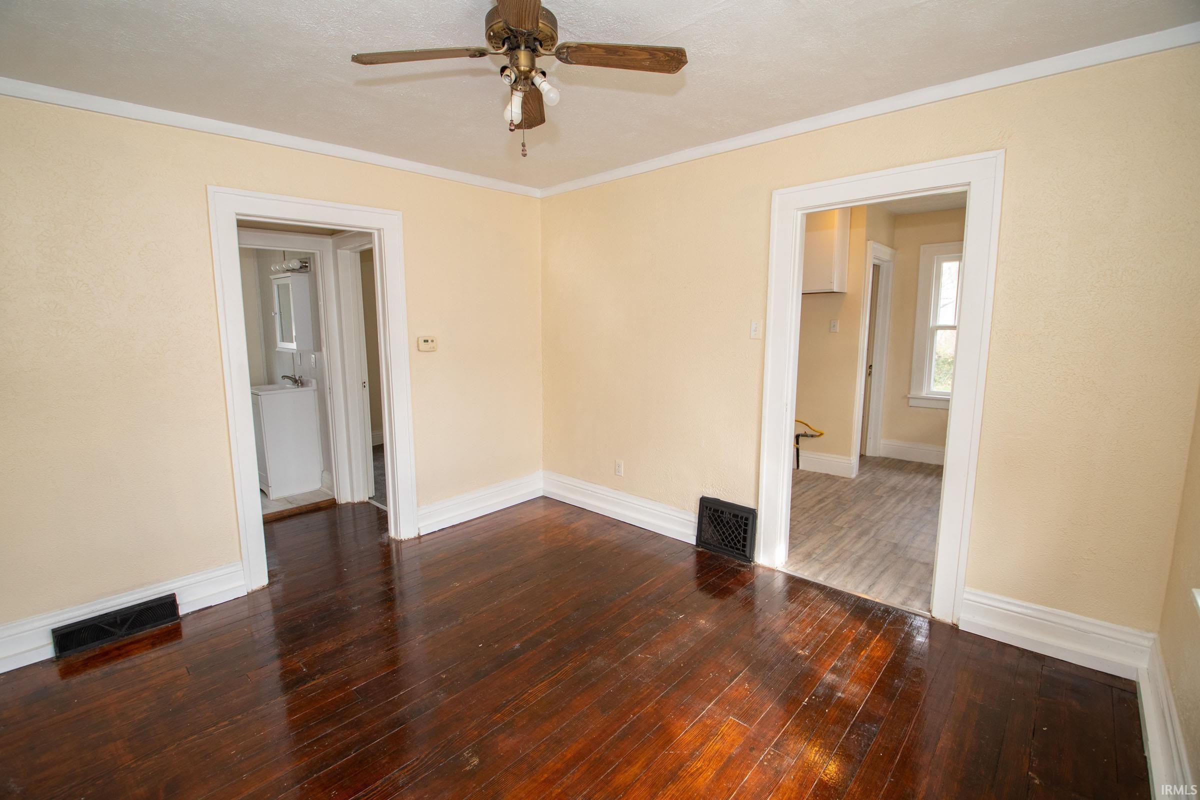 809 E Fairview Avenue South Bend IN 46614