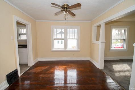 809 E Fairview Avenue South Bend IN 46614