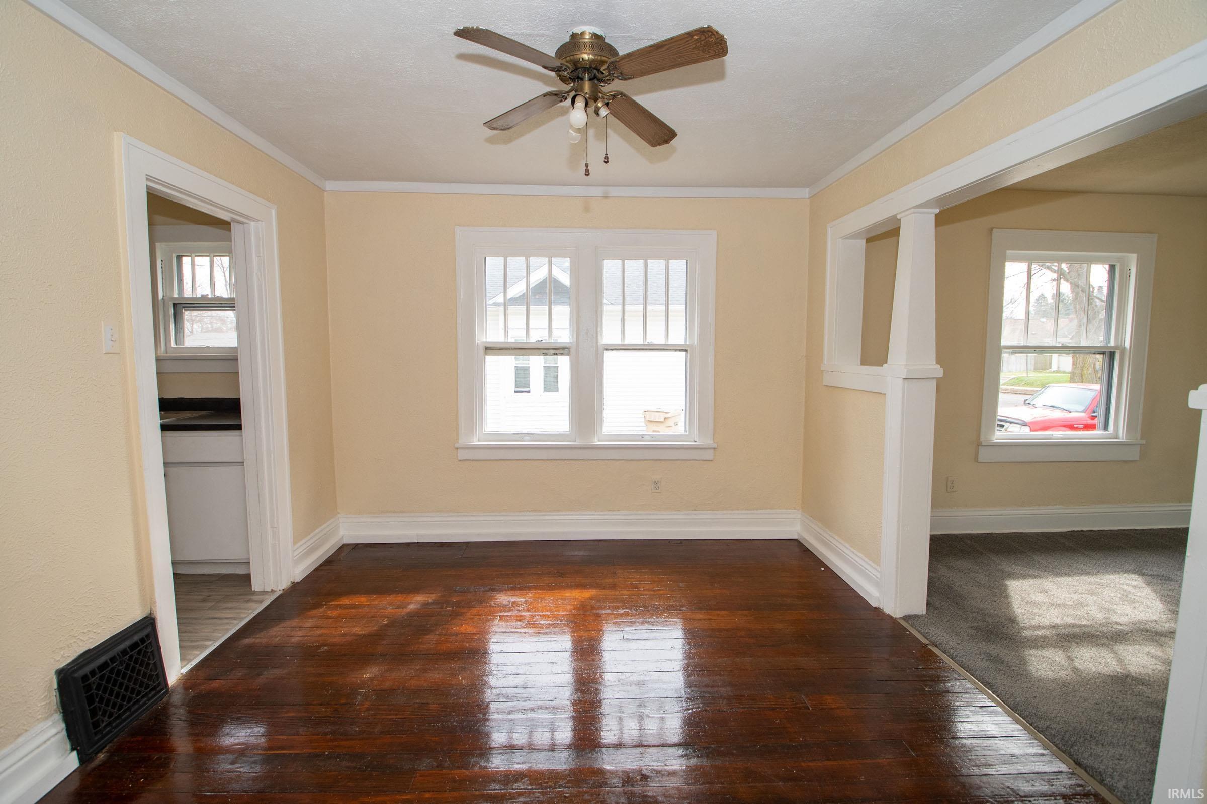 809 E Fairview Avenue South Bend IN 46614
