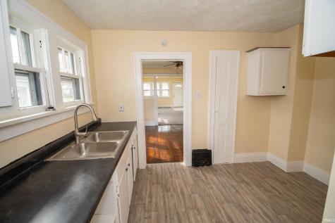 809 E Fairview Avenue South Bend IN 46614