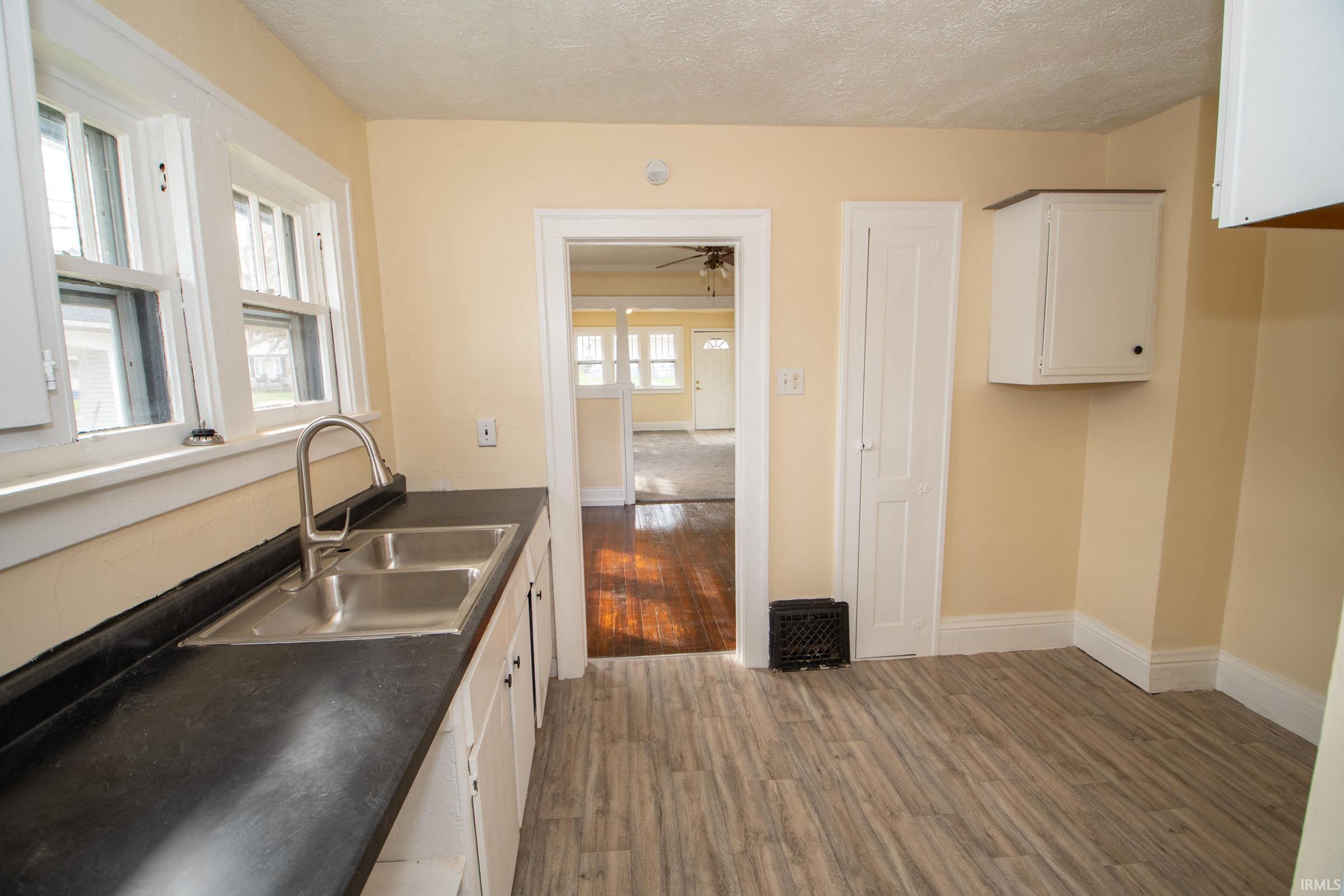 809 E Fairview Avenue South Bend IN 46614