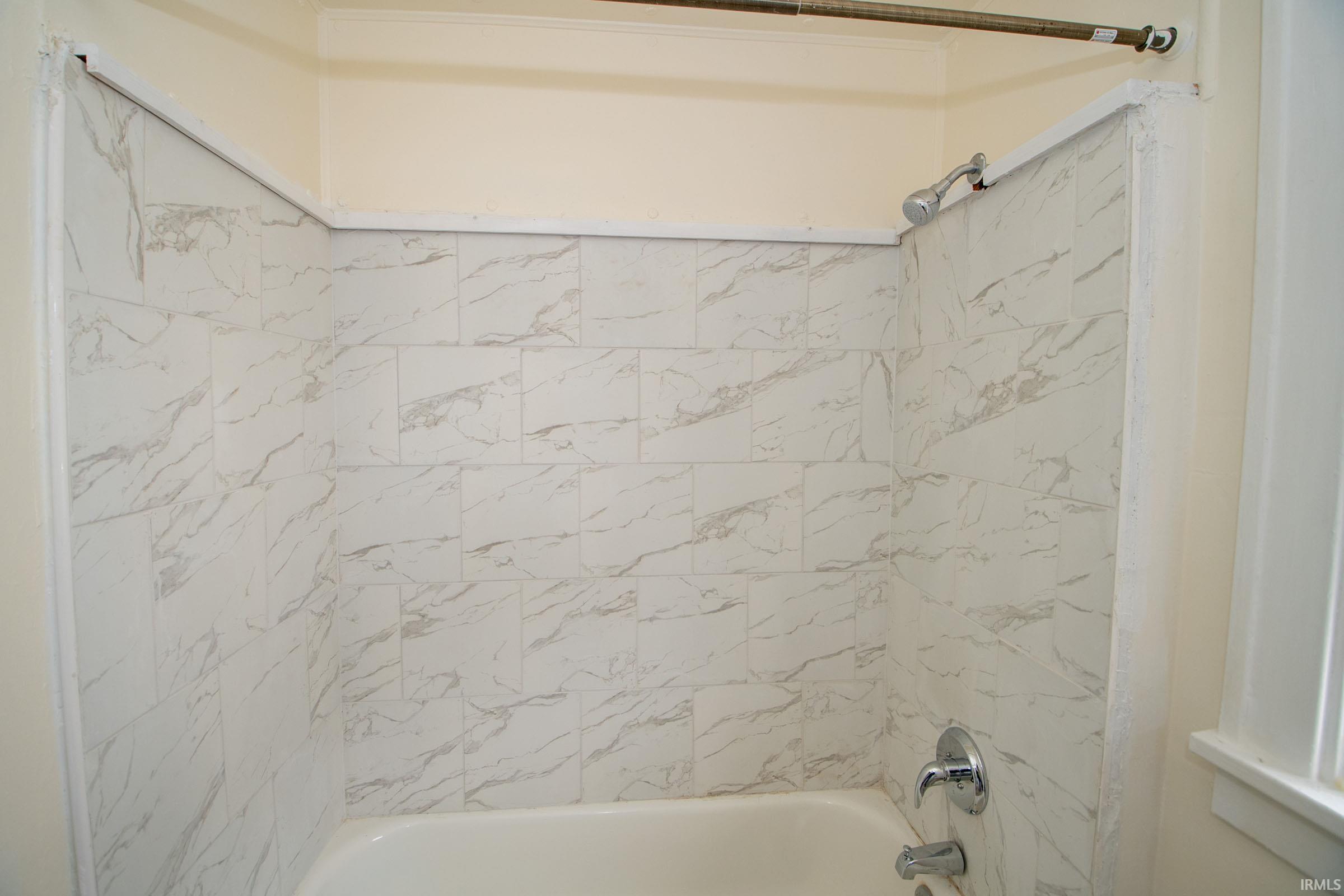 809 E Fairview Avenue South Bend IN 46614