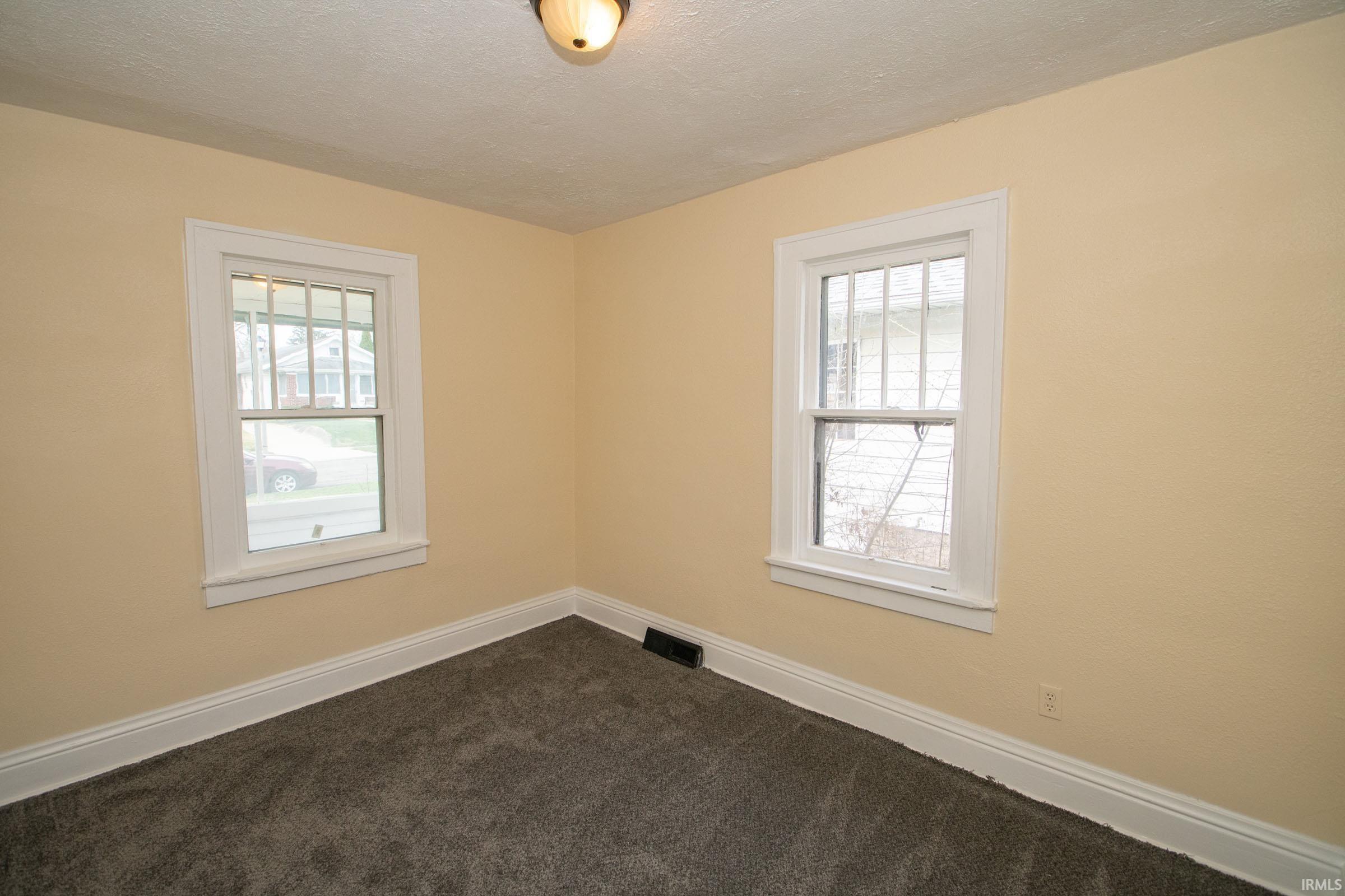 809 E Fairview Avenue South Bend IN 46614