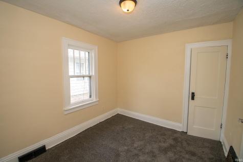809 E Fairview Avenue South Bend IN 46614