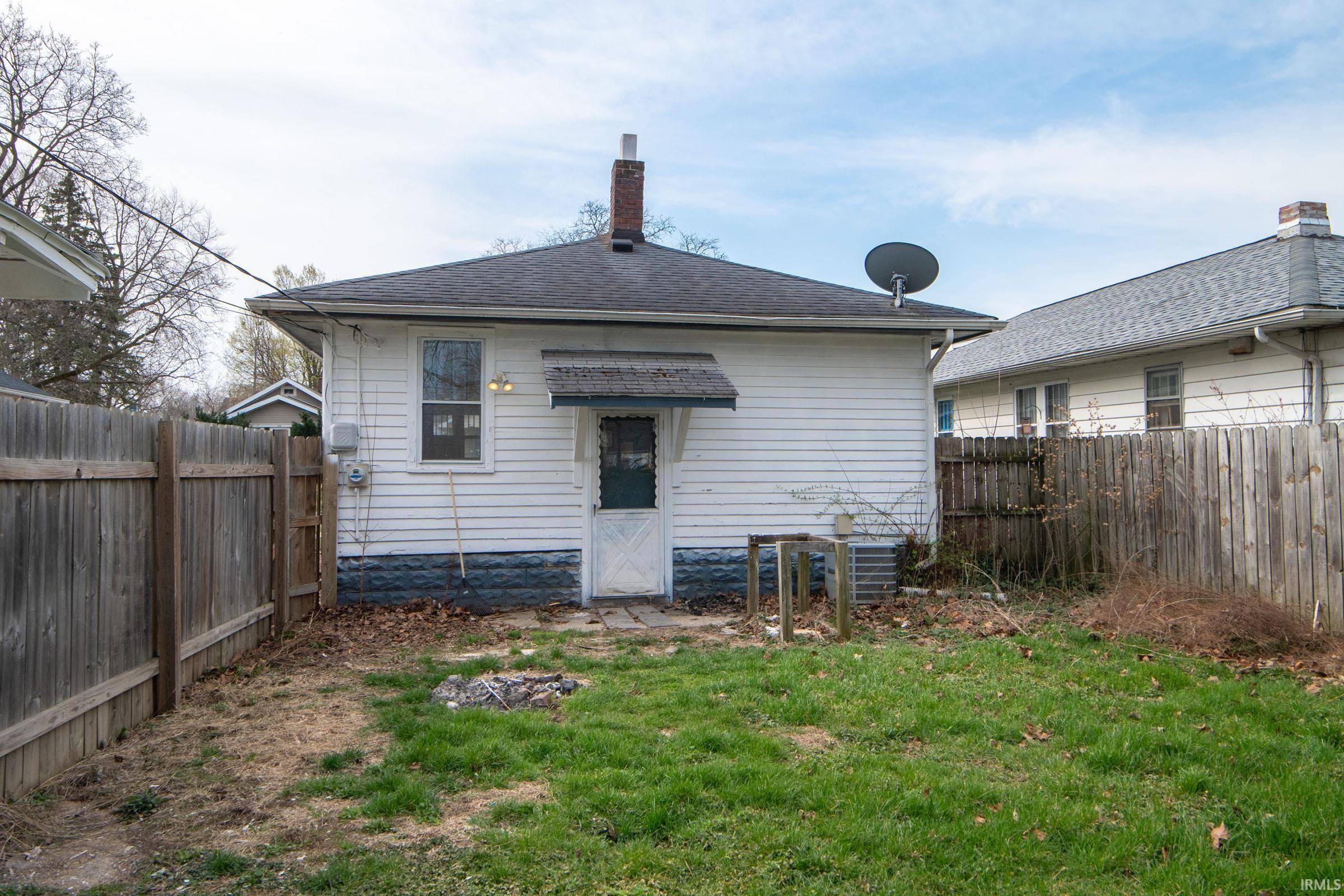 809 E Fairview Avenue South Bend IN 46614