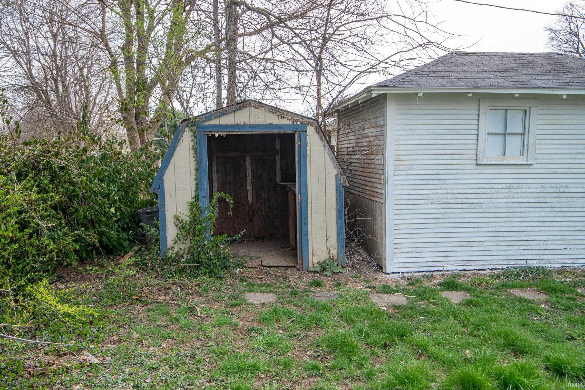 809 E Fairview Avenue South Bend IN 46614