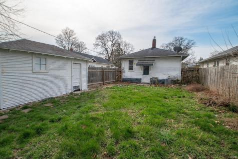 809 E Fairview Avenue South Bend IN 46614