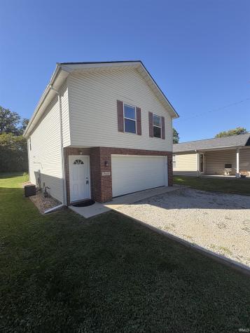 2413 N Buckles Street Muncie IN 47303