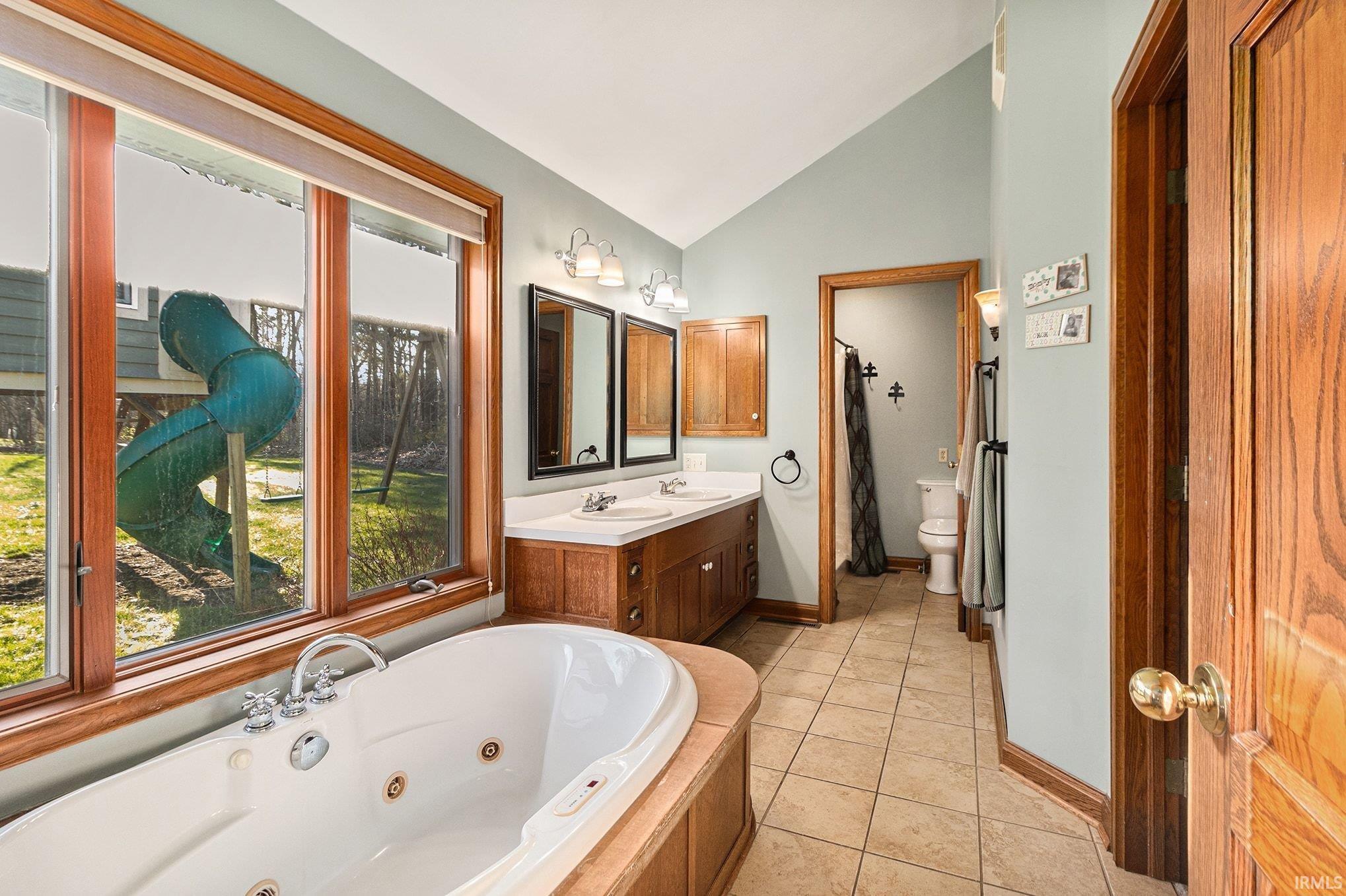 10037 Victoria Drive Plymouth IN 46563