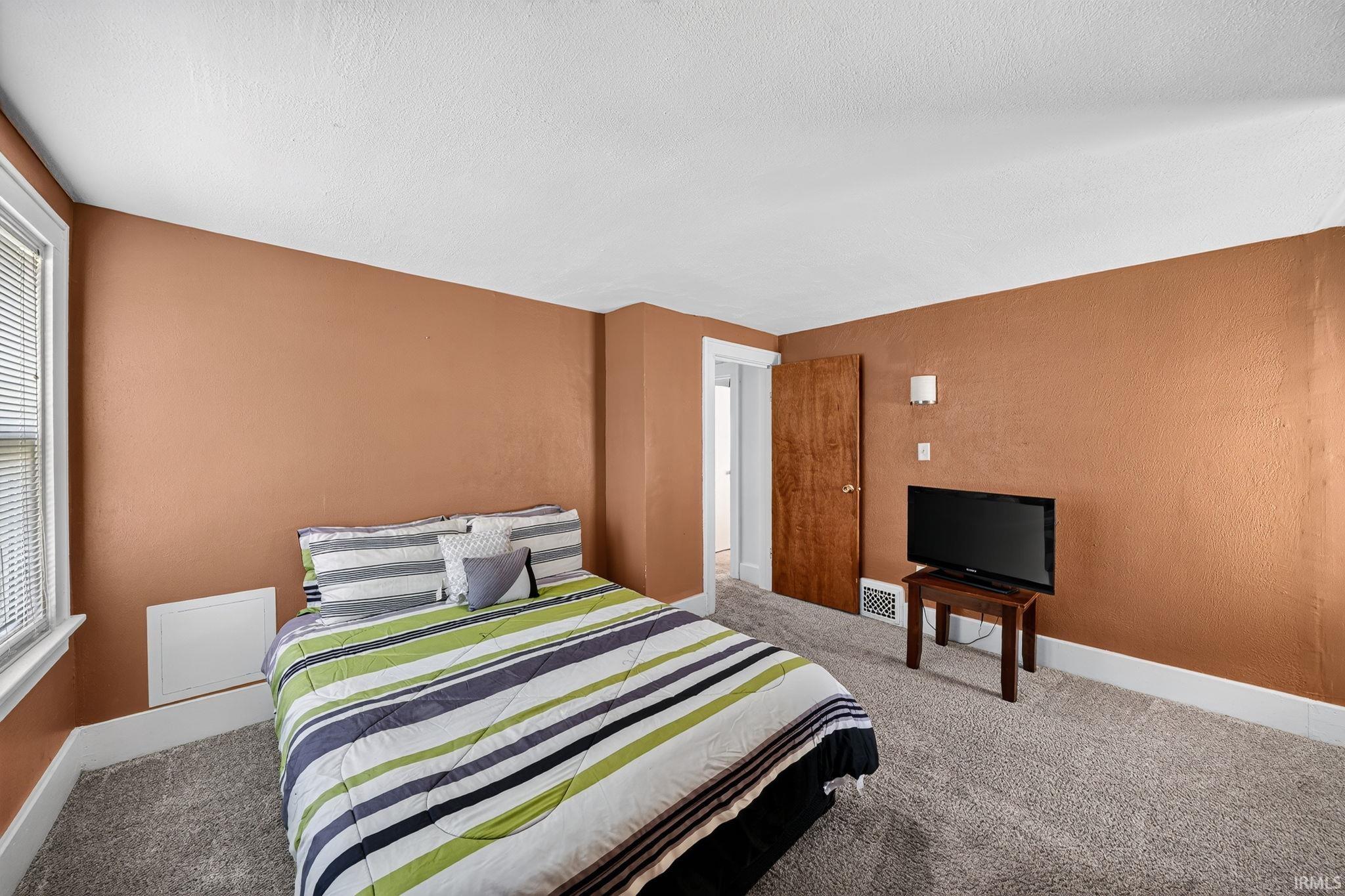 1022 Diamond Avenue South Bend IN 46628