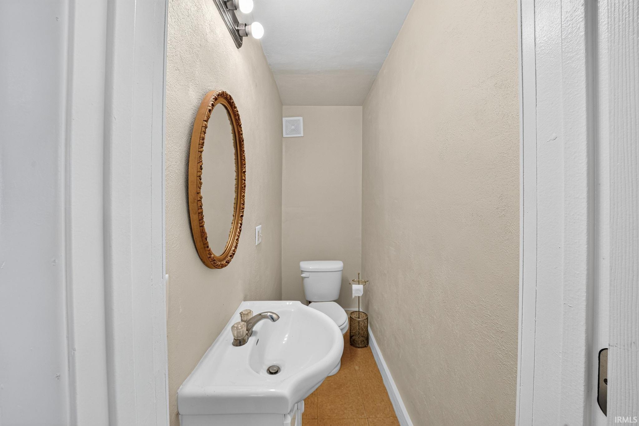 1022 Diamond Avenue South Bend IN 46628