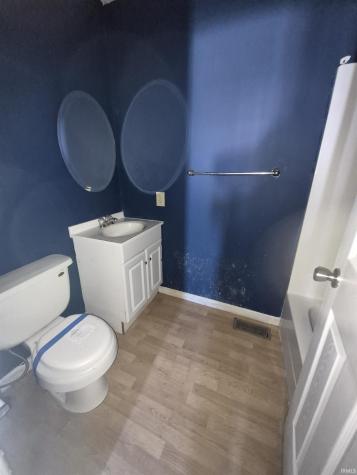 909 E Vincennes Street Linton IN 47441