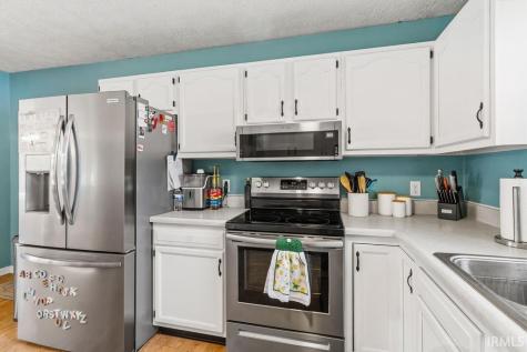1804 E Springfield Drive Warsaw IN 46580