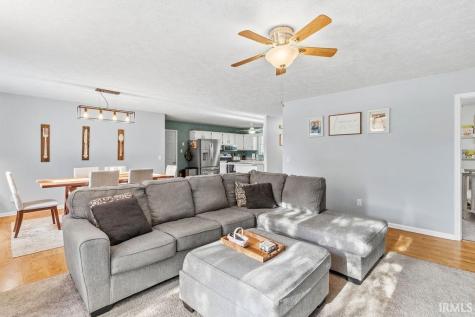 1804 E Springfield Drive Warsaw IN 46580