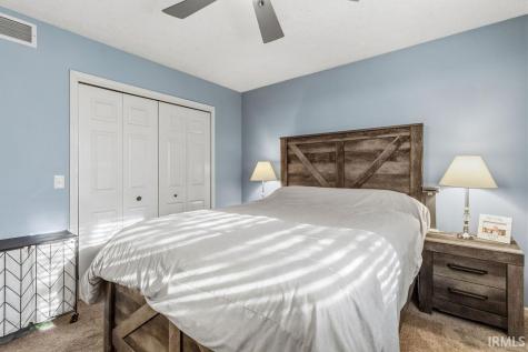 1804 E Springfield Drive Warsaw IN 46580