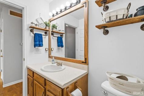 1804 E Springfield Drive Warsaw IN 46580