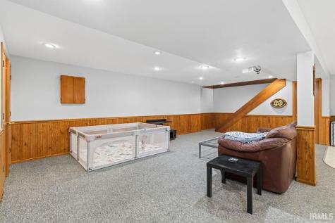 1804 E Springfield Drive Warsaw IN 46580