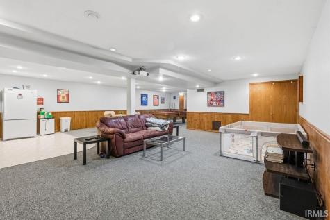 1804 E Springfield Drive Warsaw IN 46580