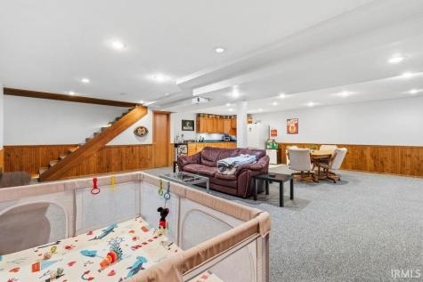 1804 E Springfield Drive Warsaw IN 46580