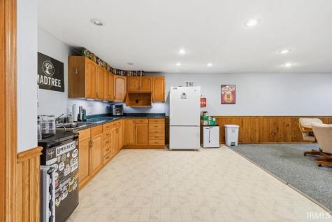 1804 E Springfield Drive Warsaw IN 46580