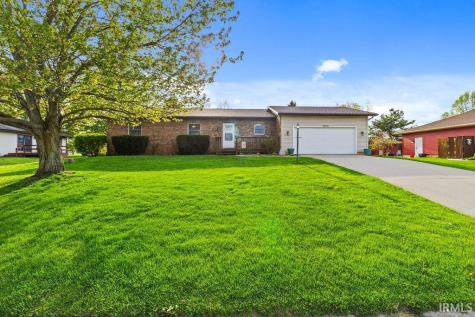 1804 E Springfield Drive Warsaw IN 46580