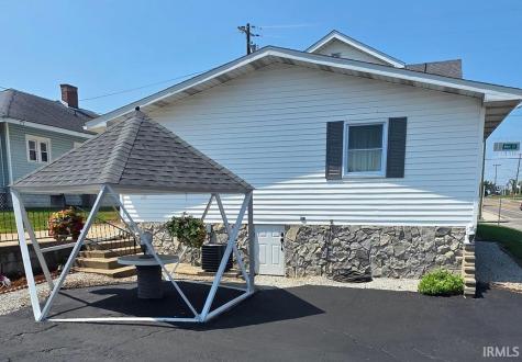 1020 N Main Street Bicknell IN 47512