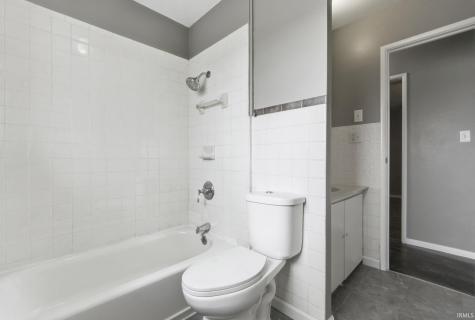 412 Edgeknoll Lane Fort Wayne IN 46816