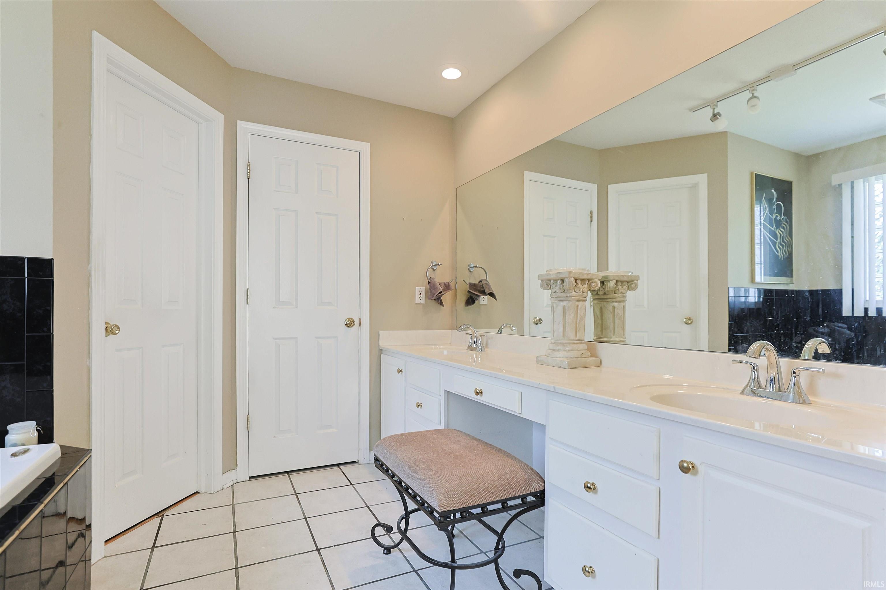 14486 Worthington Drive Granger IN 46530
