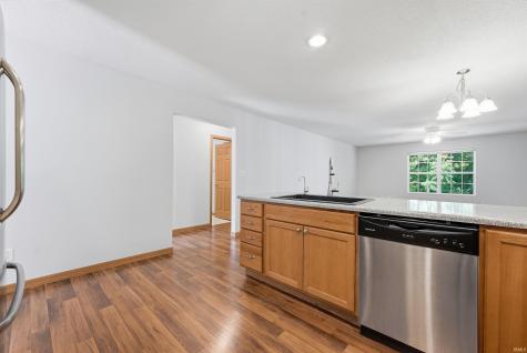 196 Beechnut Court Warsaw IN 46582