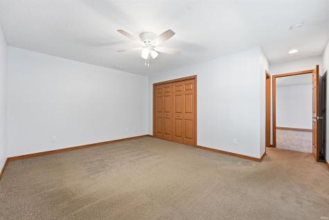 196 Beechnut Court Warsaw IN 46582