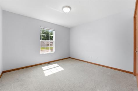 196 Beechnut Court Warsaw IN 46582