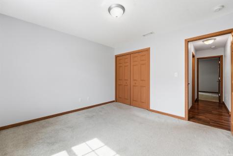 196 Beechnut Court Warsaw IN 46582