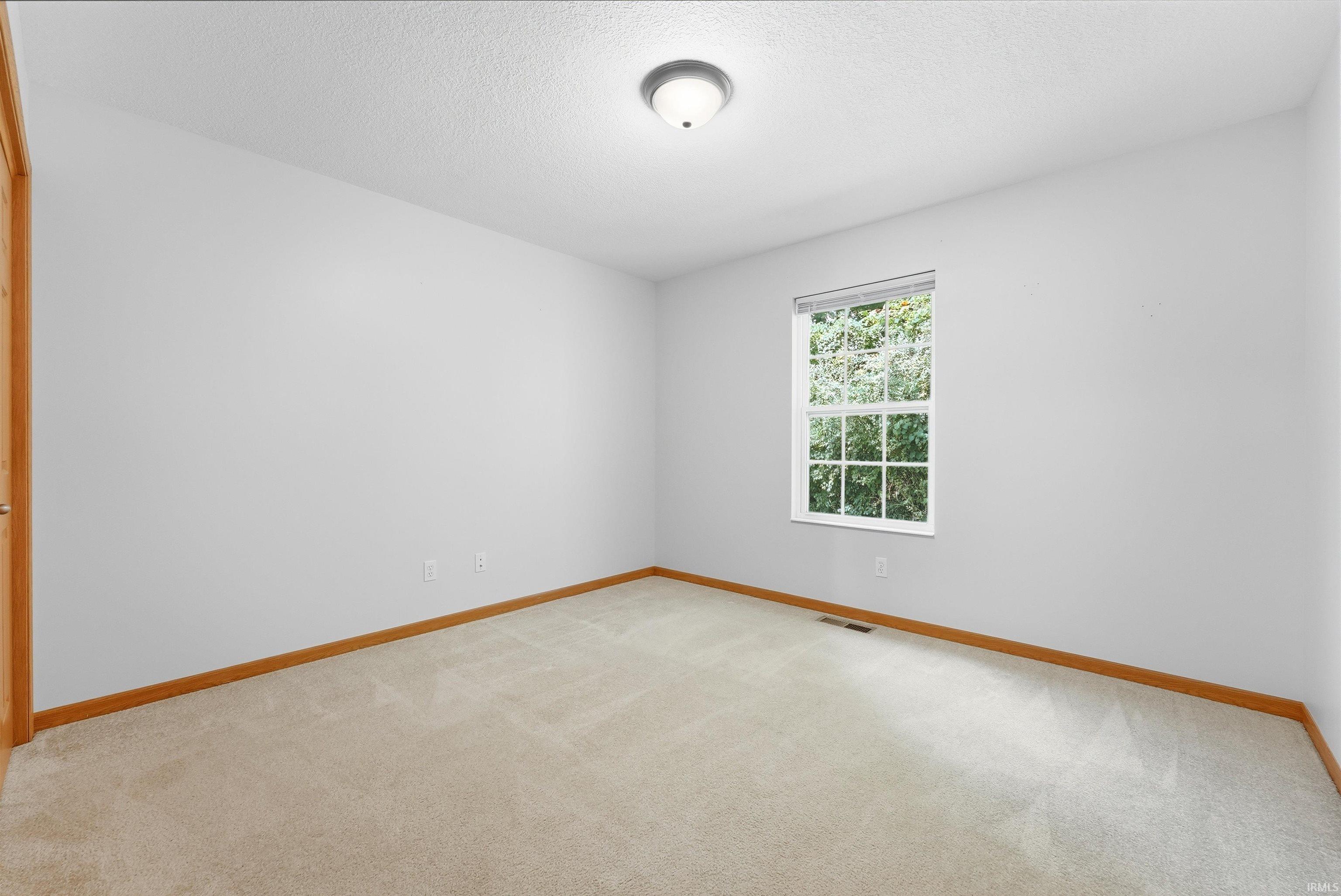 196 Beechnut Court Warsaw IN 46582